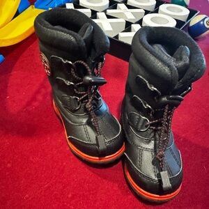 Snow Boats size 6